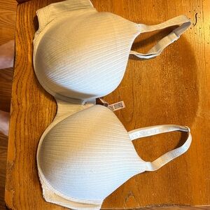 Victoria's Secret Cream Bra